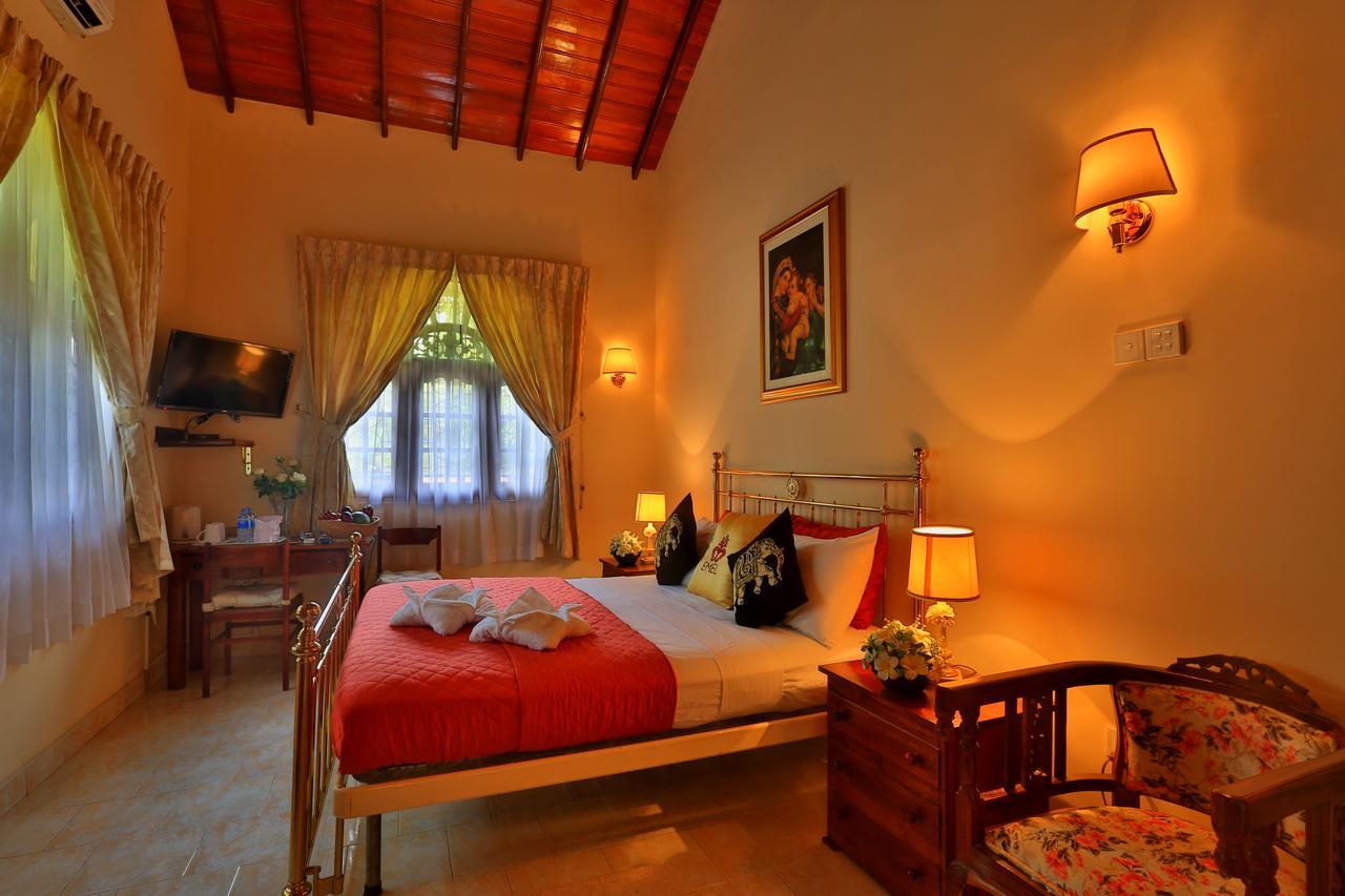Emel Boutique Hotel Negombo Exterior photo