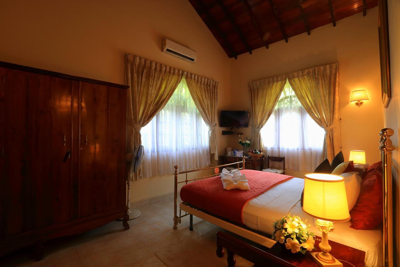 Emel Boutique Hotel Negombo Exterior photo