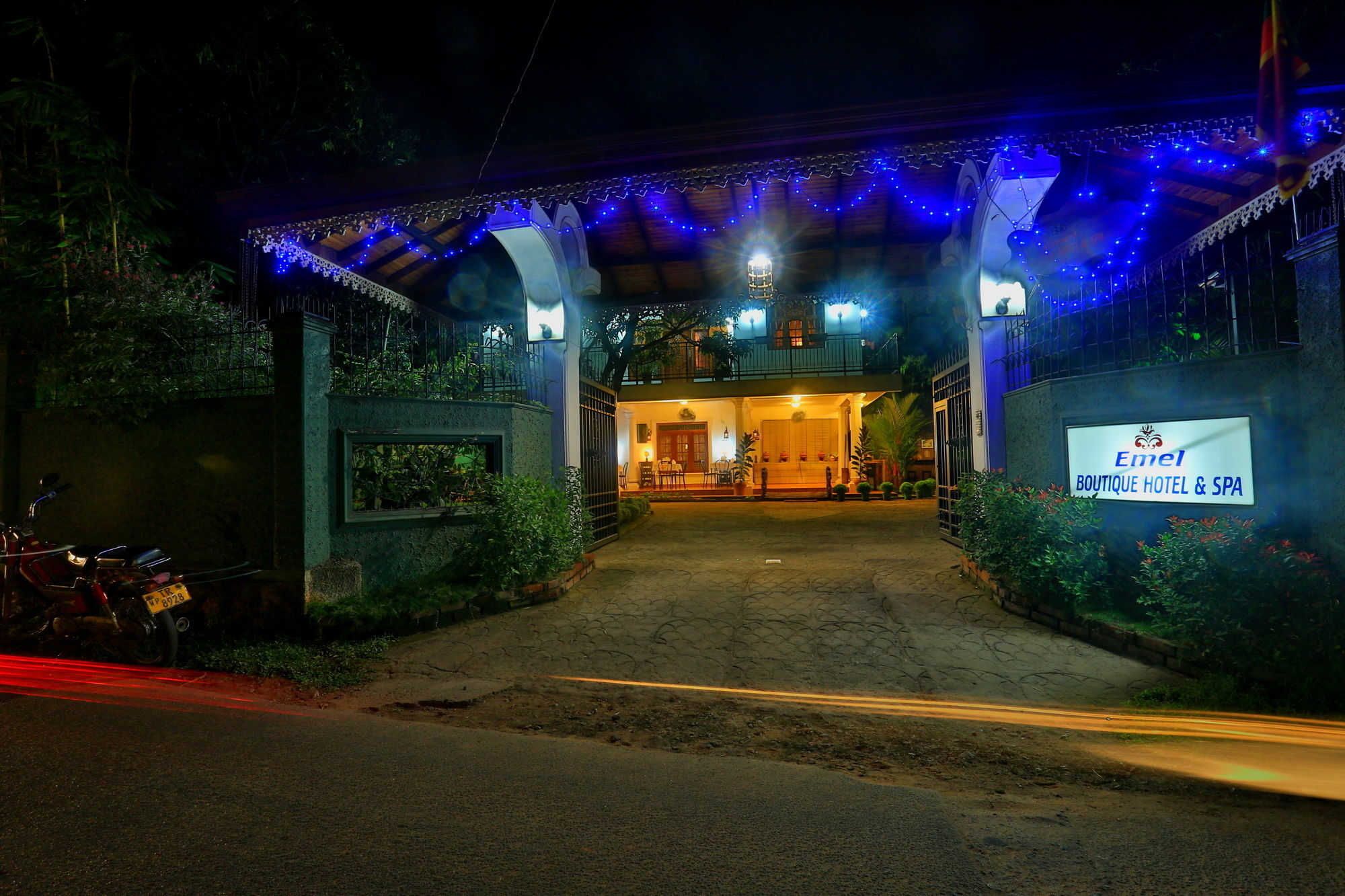 Emel Boutique Hotel Negombo Exterior photo